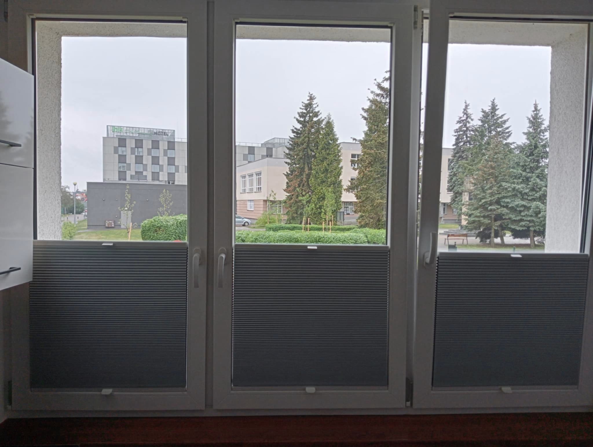 zalety plis typu blackout